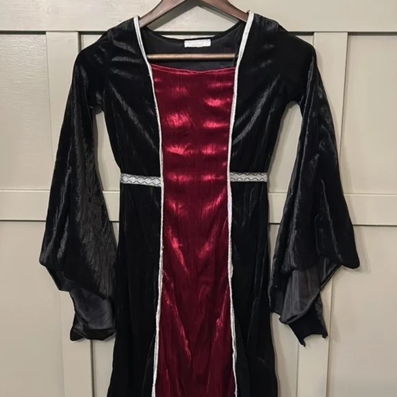California Costume Vampire Girl Halloween Costume Red & Black Velvet Dress 8-10 - Picture 4 of 13